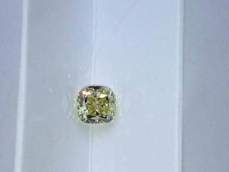 3.01ct, natural fancy yellow diamond